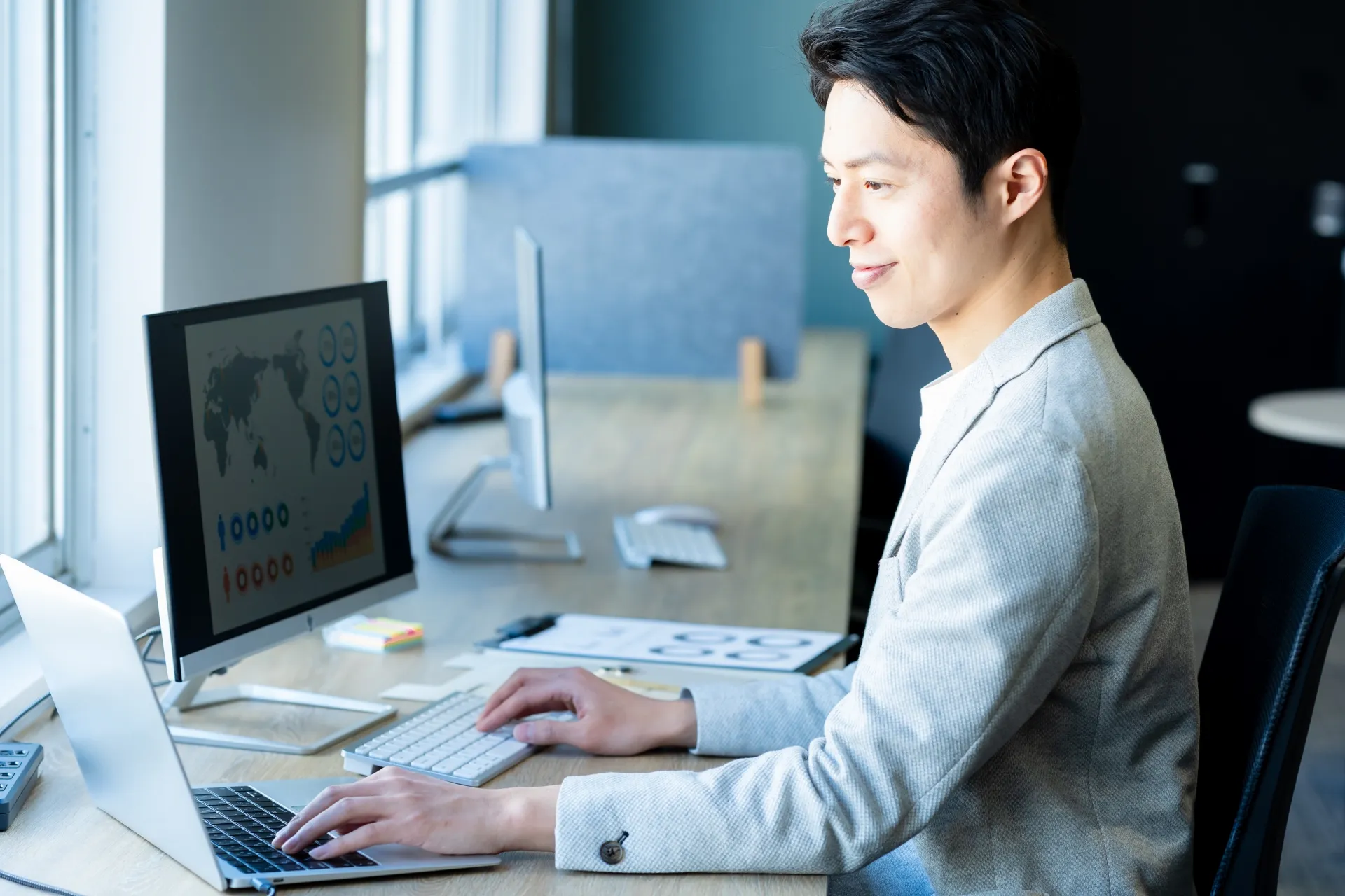 AtomBase株式会社の案件『【QA/テスト案件多数】あなたに合ったプロジェクトをご紹介します！／リモート・高単価案件あり』の画像